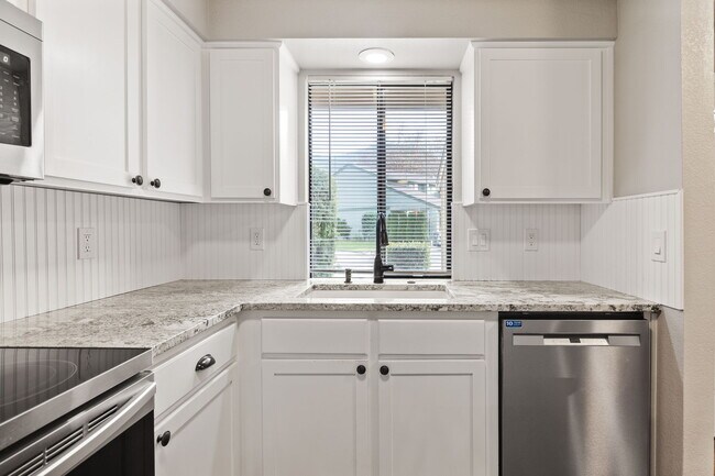 Foto del edificio - 1100 Excalibur Dr