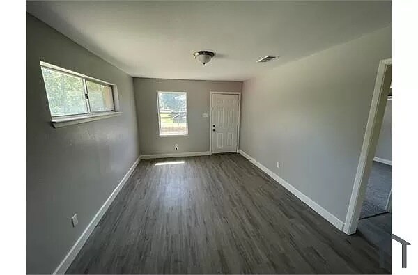 Living Area - 7803 Glass St