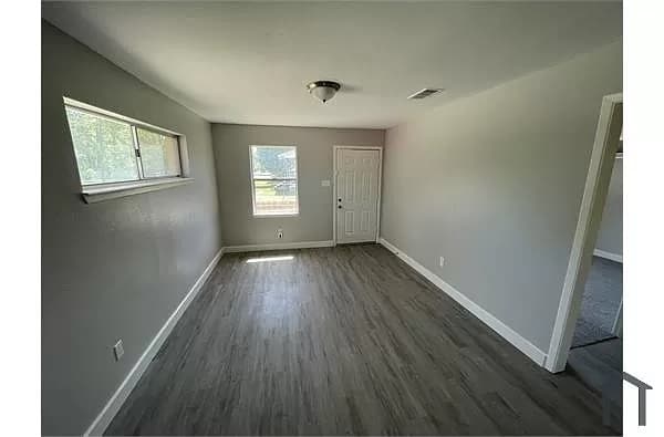 Living Area - 7803 Glass St