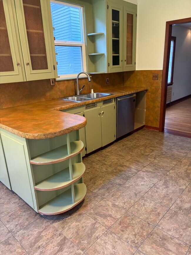 Foto del edificio - Beautiful 1908 Craftsman home for rent!