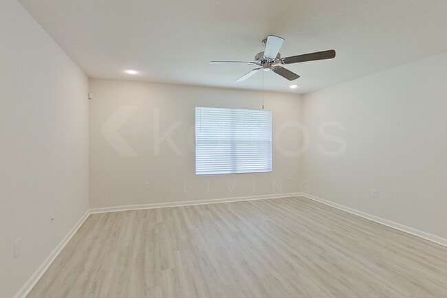 Foto del edificio - 317 Monarch Ln