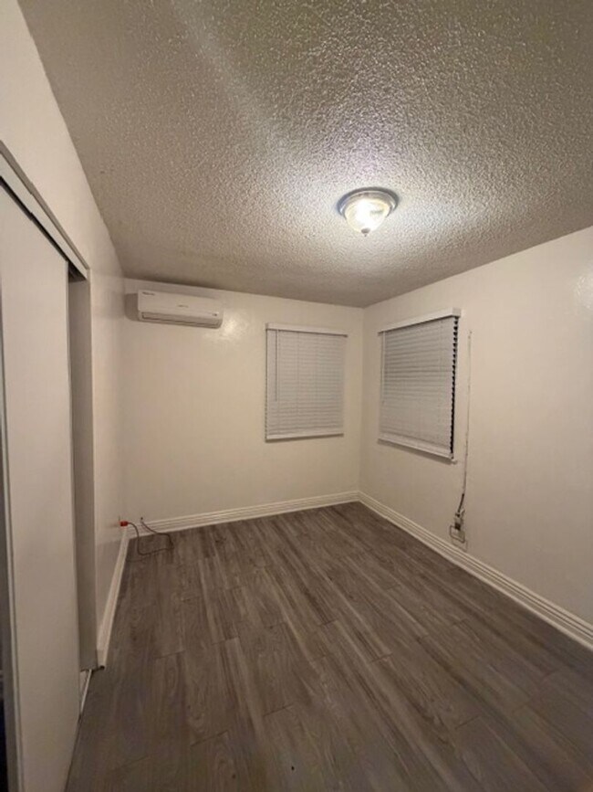 Building Photo - Fernleaf