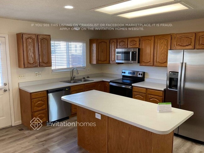 Foto del edificio - 3420 Birnamwood Dr