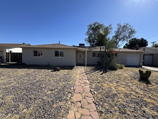 Maryvale 4 bedroom with RV gate and garage - Maryvale 4 bedroom with RV gate and garage House