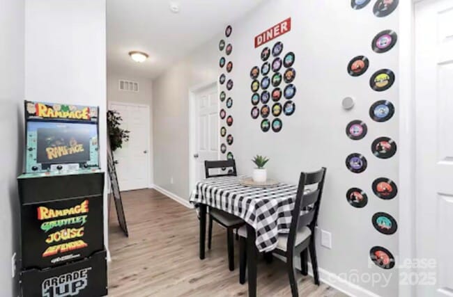 Building Photo - 1806 Vinton St