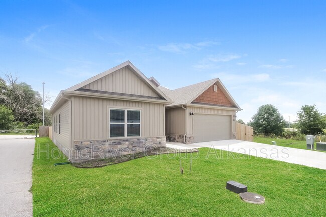 Building Photo - 1210 Mount Hood Rd