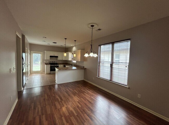 Building Photo - 1108 Washington Dr