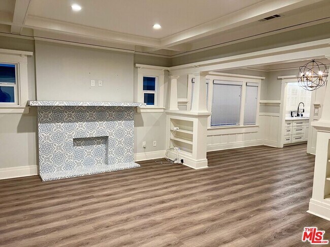 Foto del edificio - 1564 W 47th St