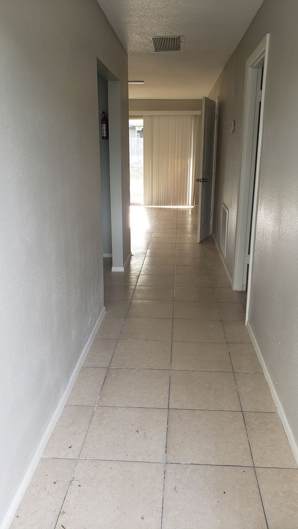 Foto del edificio - 809 66th Ave W