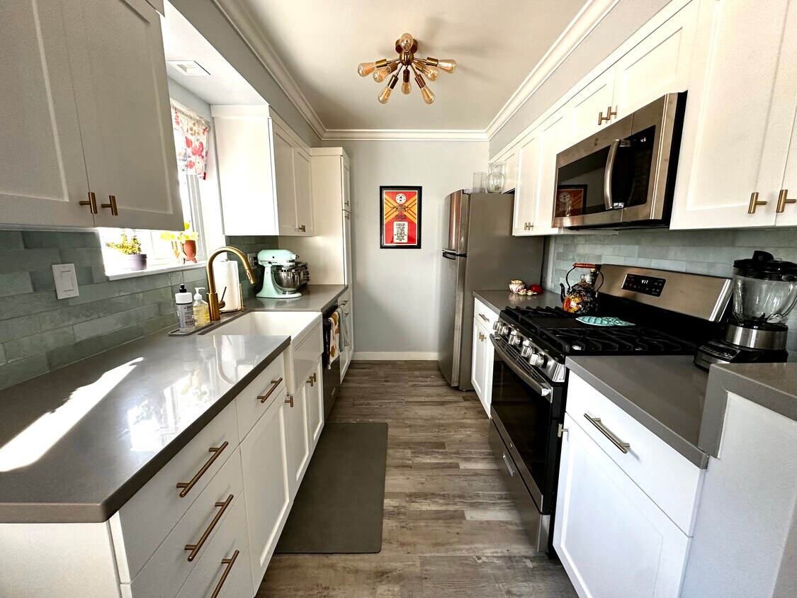 11138 Aqua Vista St Unit 52, North Hollywood, CA 91602 Condo for Rent