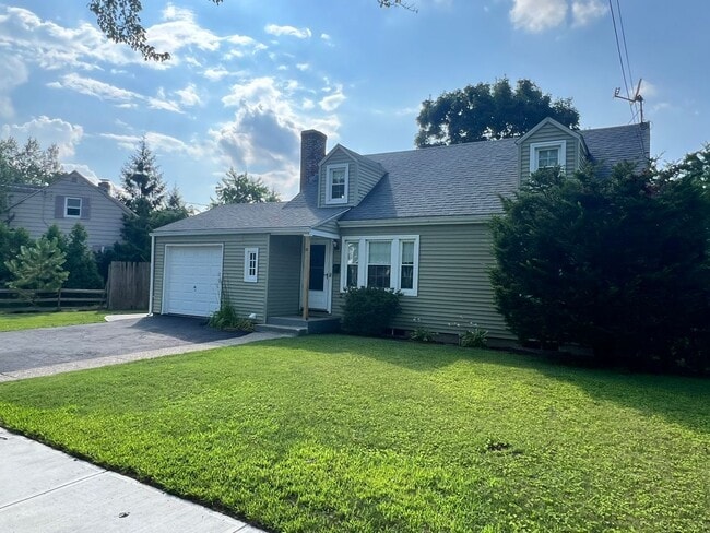 Building Photo - Beautiful Single Family Home in East Sprin...