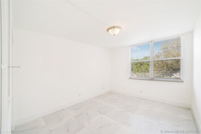 Building Photo - 2 br, 2 bath Condo - 1250 S Nob Hill Rd