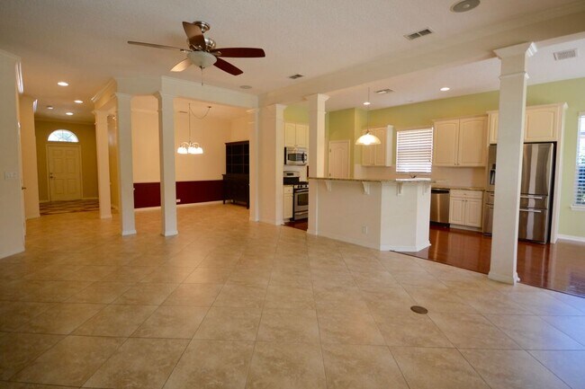 Building Photo - 610 Victoria Hills Dr