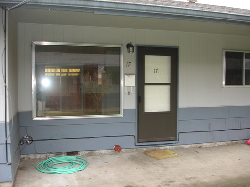 Building Photo - 1049 SE Walnut St