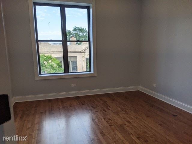 Building Photo - 4400 N Milwaukee Ave