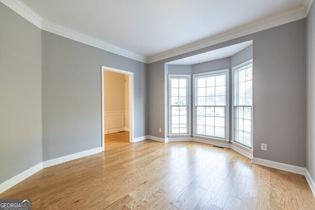 Foto del edificio - 1759 Regency Park Walk