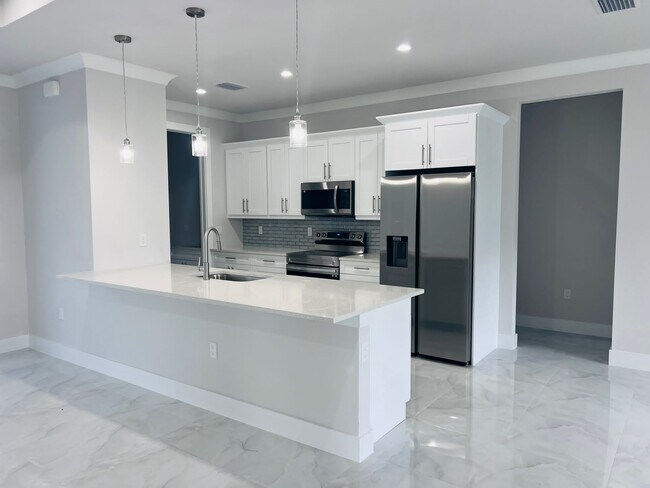Foto del edificio - 2461 33rd Ave NE