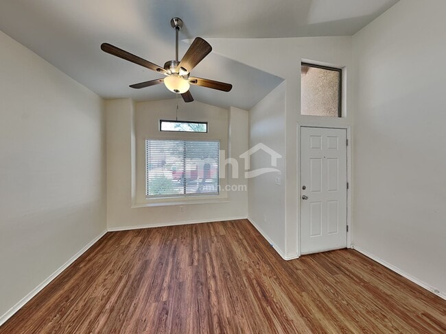 Building Photo - 147 E Via Teresita