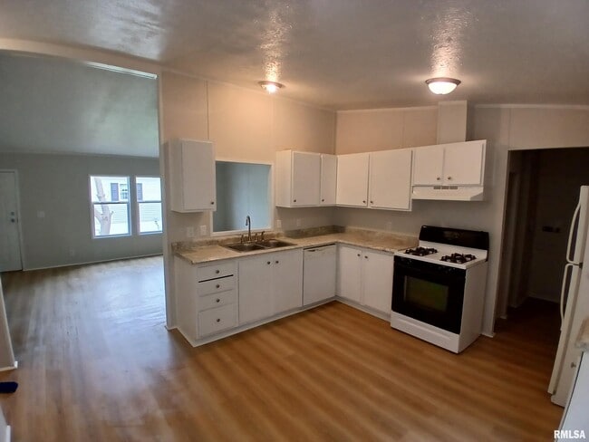 Building Photo - 11325 140th St