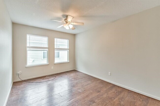 Foto del edificio - 9845 Youpon Ridge Way