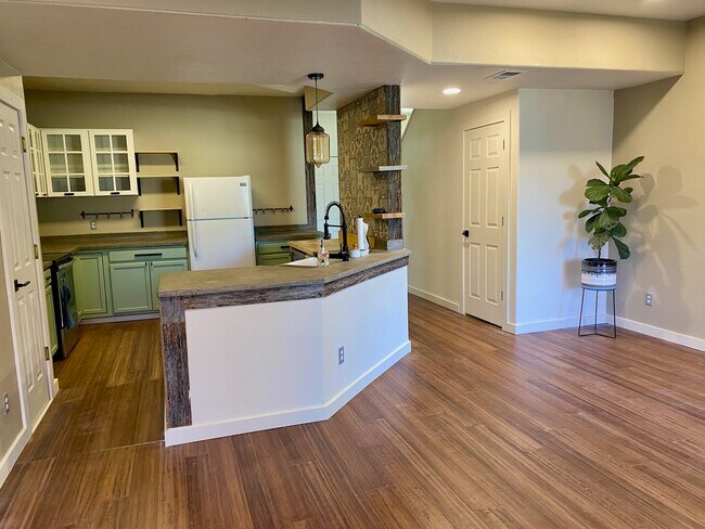Open concept main living - 9056 Gale Blvd