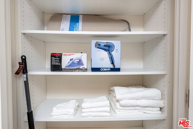 Foto del edificio - 1070 S Bedford St