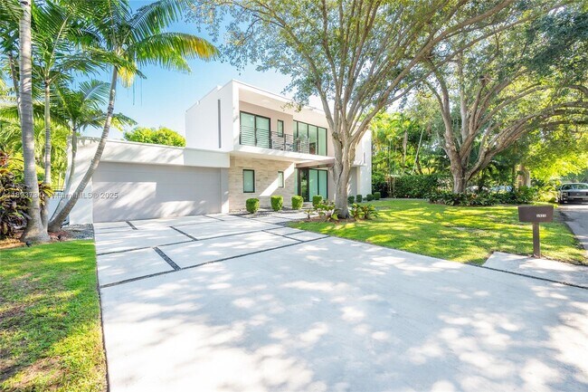 Building Photo - 5921 SW 87th St