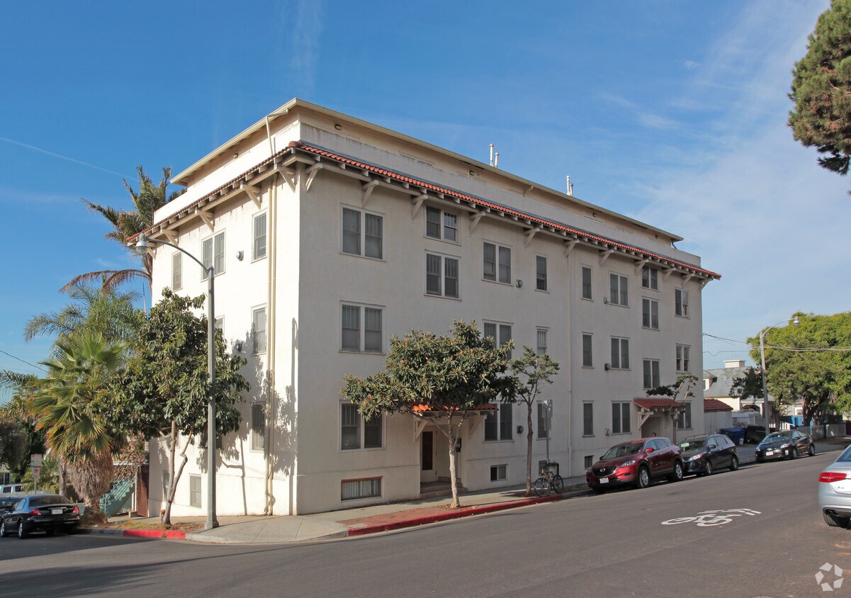 Foto principal - 2328 3rd St