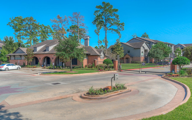 Gated Entrance - The Edgewater at Klein