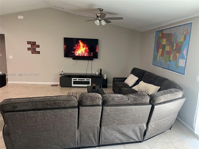 Foto del edificio - 172 SW Langfield Ave