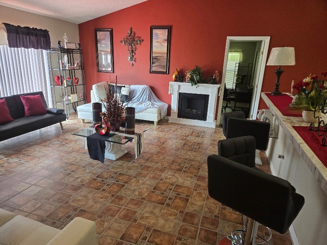 Photo - 672 Basingstoke Ct House