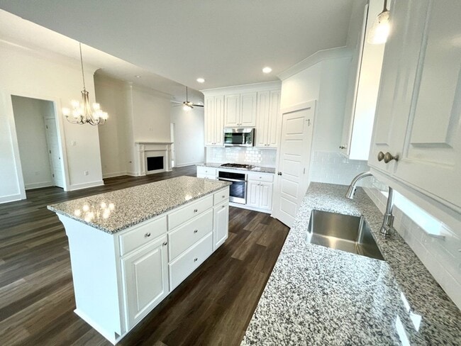 Foto del edificio - 4 Bedroom Home in Willows at Bayou Fountain