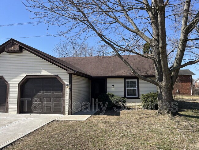 Foto del edificio - 5451 Carlton Ct