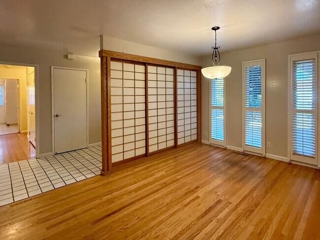 Foto del edificio - Beautiful 4 Bedroom 2 Bath Home in Desirable Sunnyvale Neighborhood