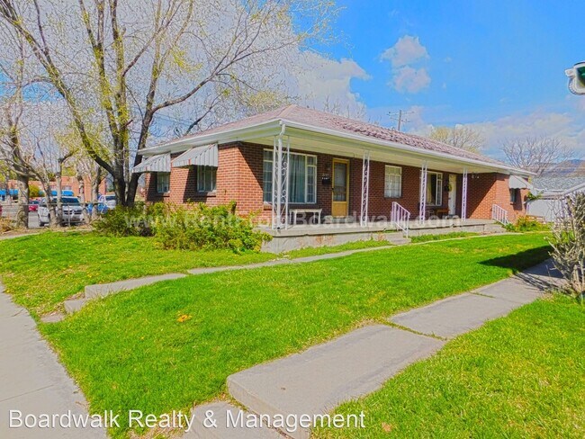 Foto del edificio - 1 br, 1 bath Apartment - 2127 S 200 E