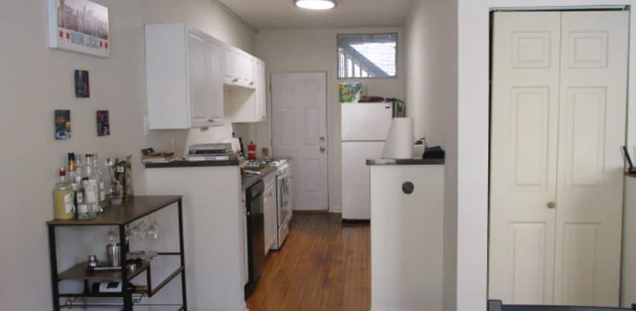 Primary Photo - 719 W Roscoe St