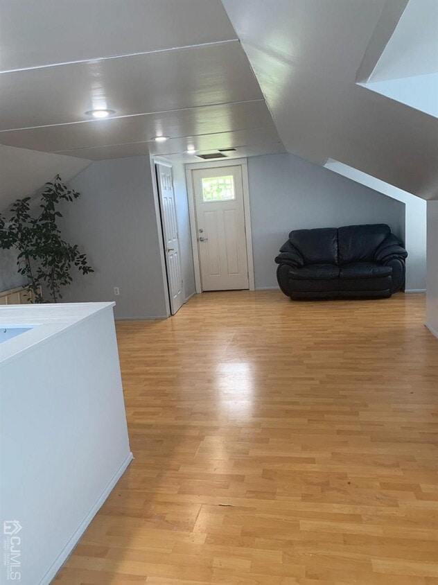 Foto principal - 65 Linden St
