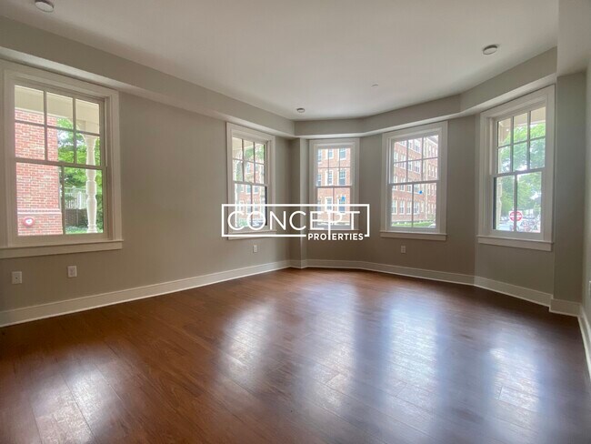 Foto del edificio - 392 Harvard St