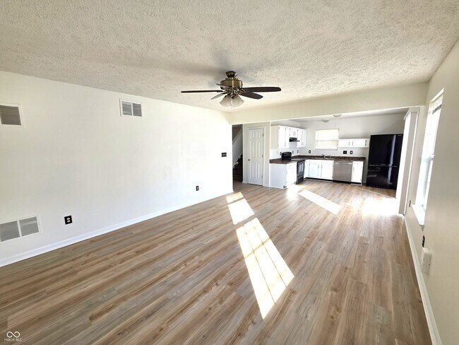 Foto del edificio - 11329 Smoothbark Dr