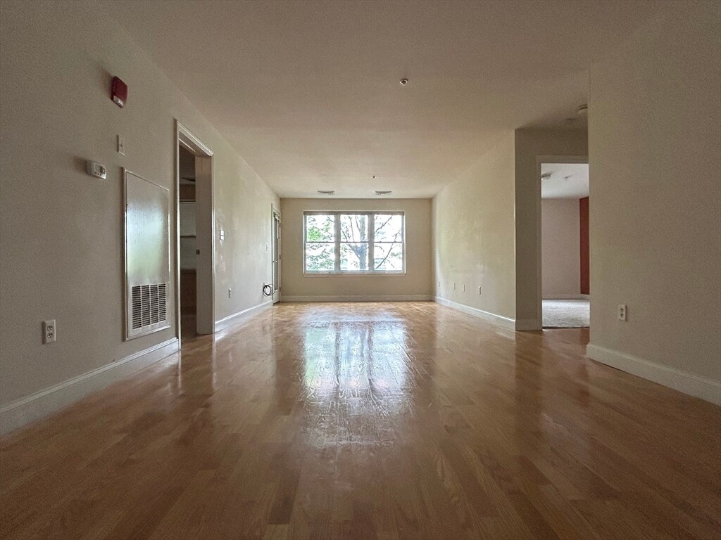 Primary Photo - 318 Rindge Ave