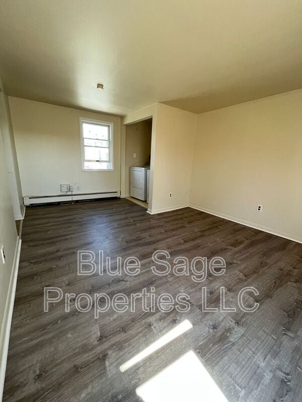 Building Photo - 1010 Yates Ave