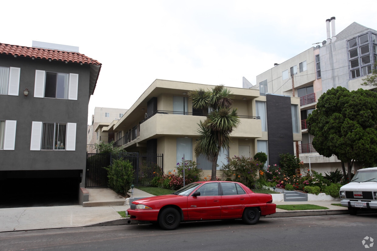 Building Photo - 1262 Granville Ave