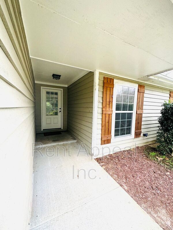 Building Photo - 616 Deerfield Ln