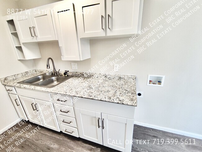 Foto del edificio - 8877 W 54th Pl