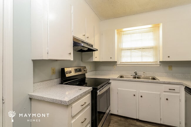 Building Photo - 230 Quail Creek Dr
