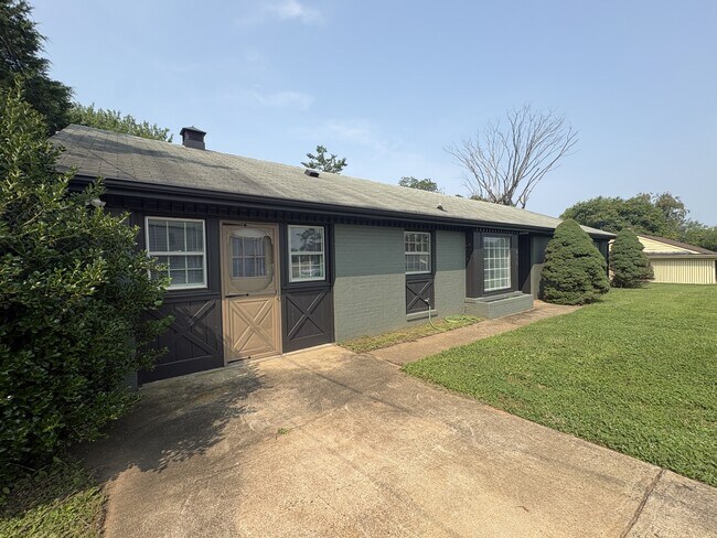 Foto del edificio - 499 Greenwell Ct