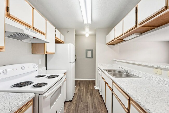 Building Photo - Valley Trails Apartments