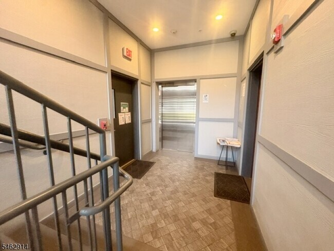 Foto del edificio - 1317 North Ave