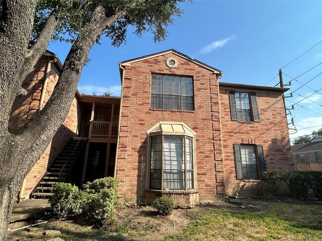 Building Photo - 2255 Braeswood Park Dr