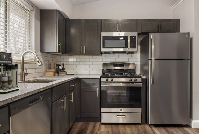 Building Photo - Hamlets Townhomes